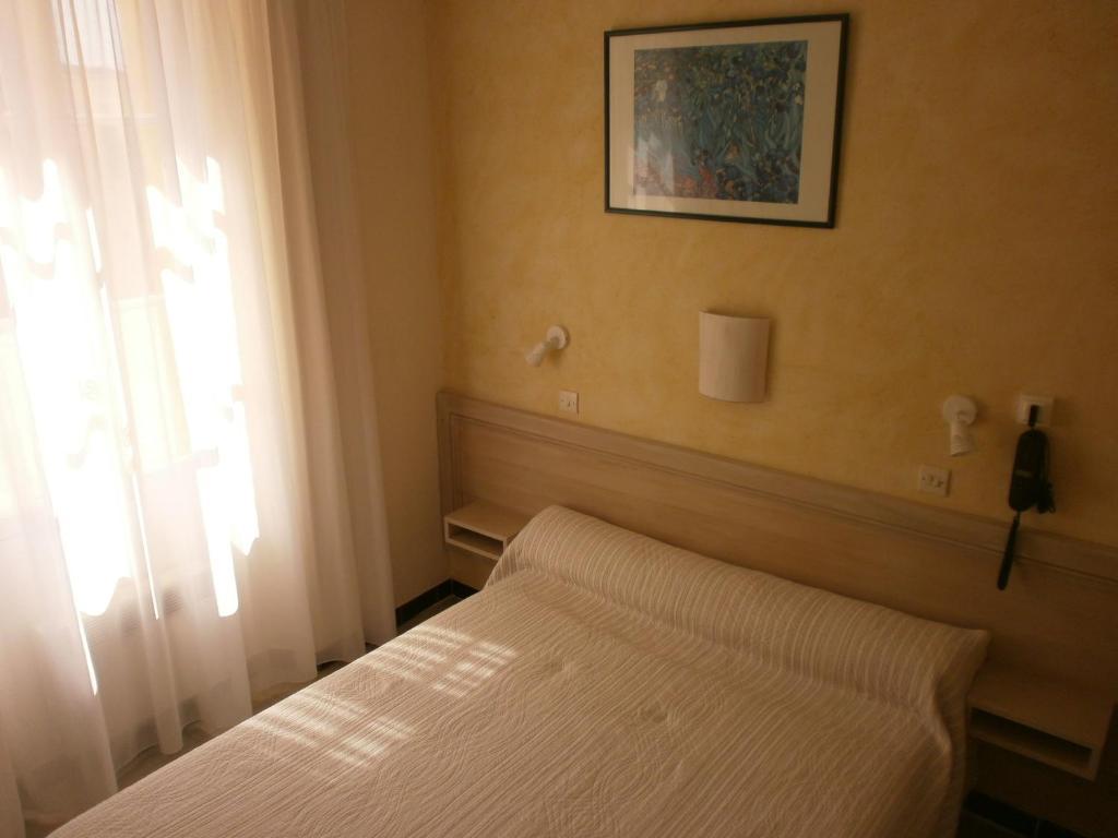 Hotel Du Parc Six-Fours-les-Plages Pokoj fotografie